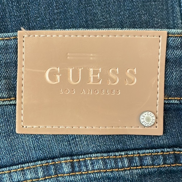 Guess Jeans - Picture 9 of 11